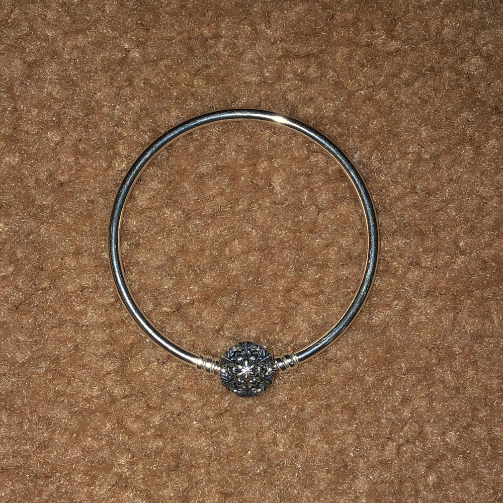 PANDORA SNOWFLAKE BANGEL